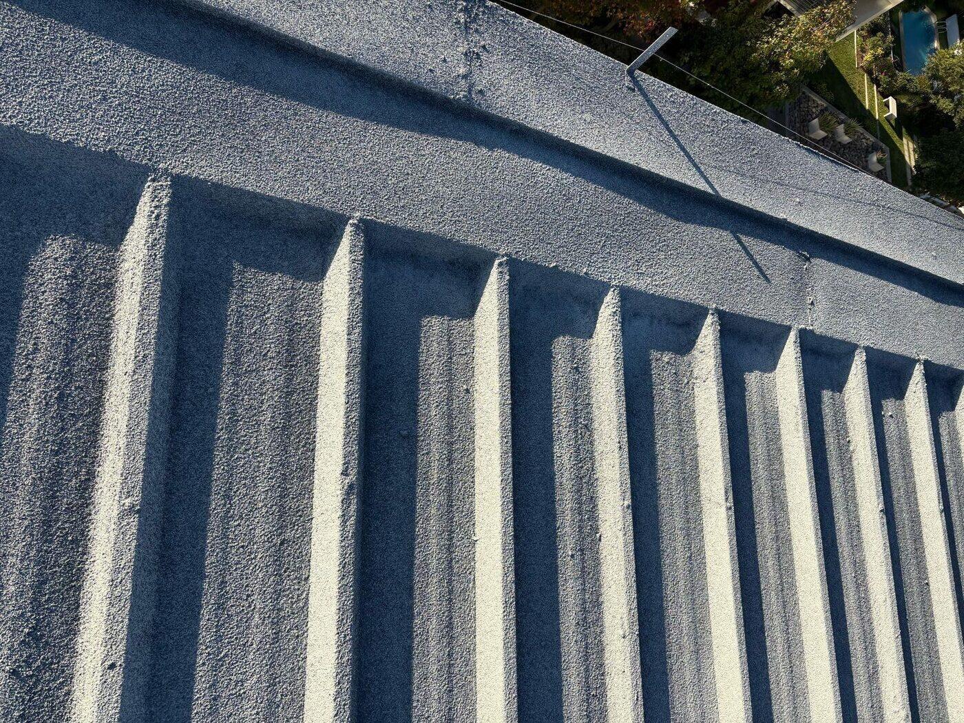 Impermeabilización de techo en altura con membrana de caucho proyectada