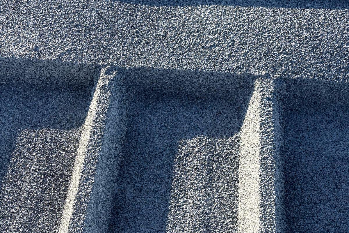 Cubierta con membrana de caucho proyectada sobre estructura corrugada