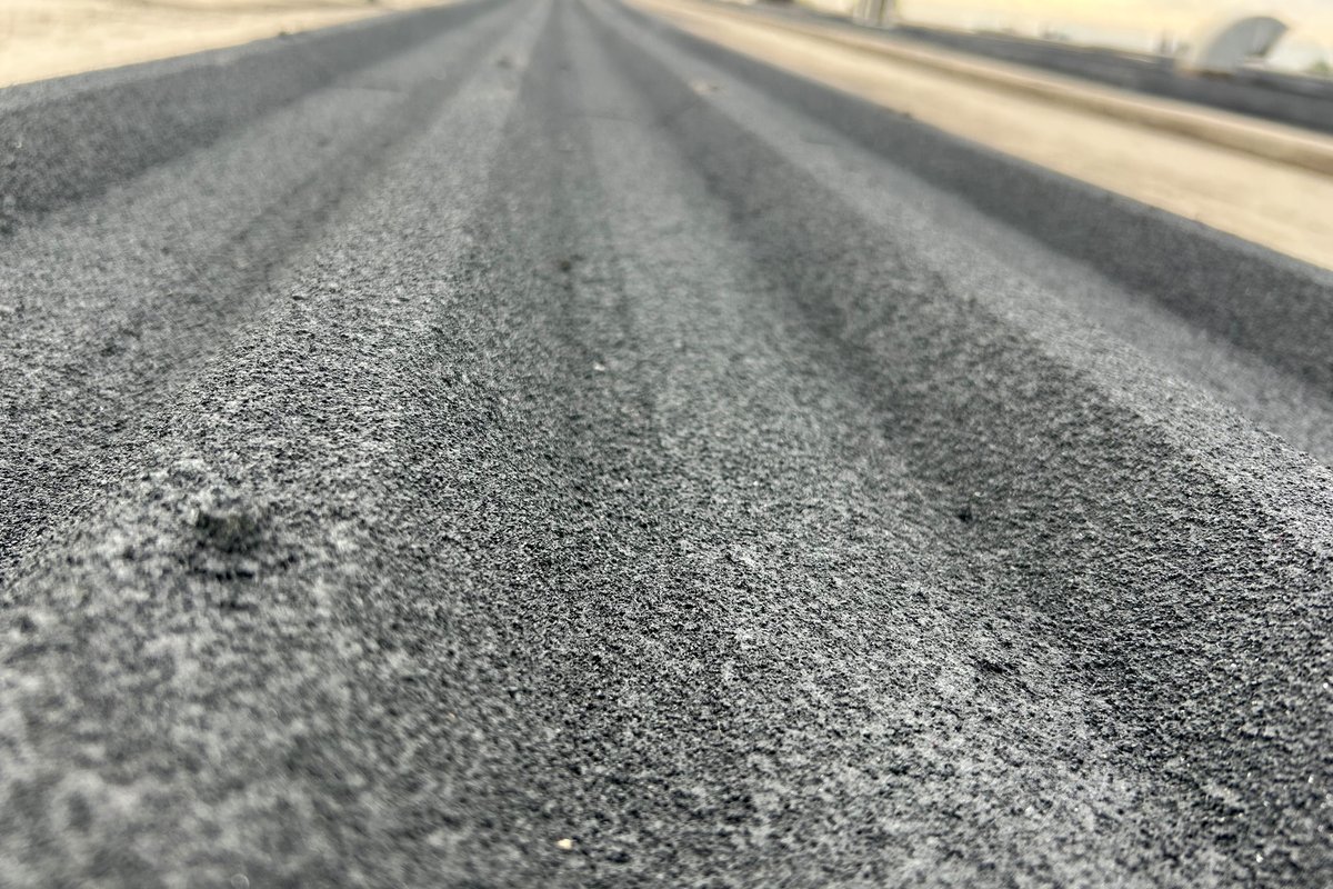 Cubierta amplia impermeabilizada con membrana de caucho proyectada